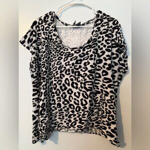 New Directions Leopard Print Short Sleeve Top